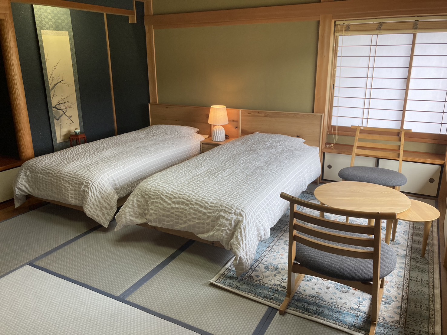 旅館へのベッドとチェアー納品事例　福井県　おおい高浜